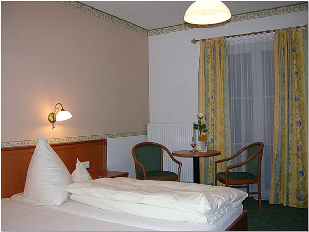 Landgasthof-Hotel Hammermuehle Donaustauf Esterno foto